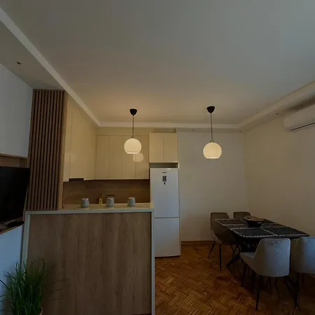 Διαμέρισμα Lex *